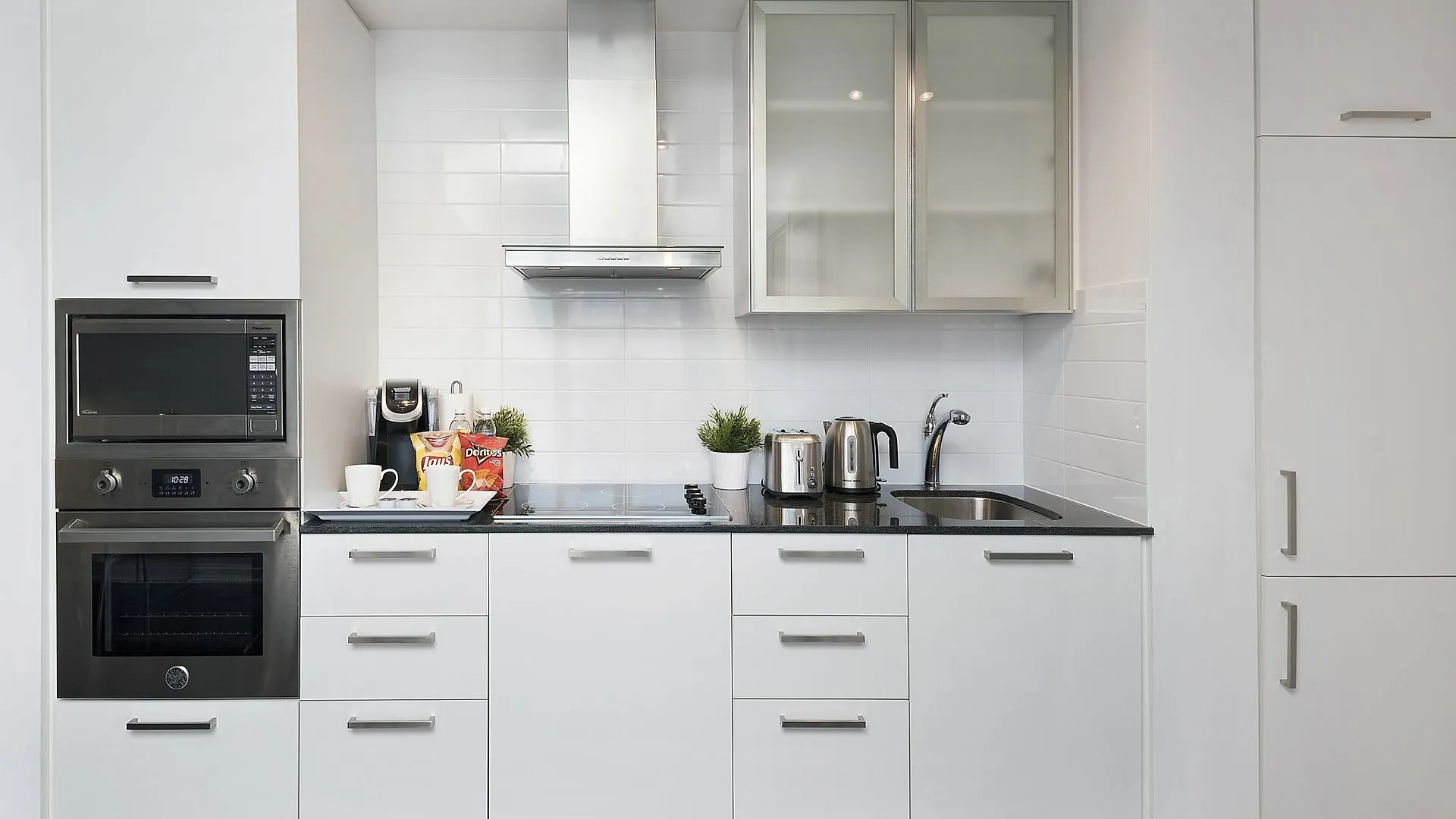Diamond Vacation Homes - York Street Toronto